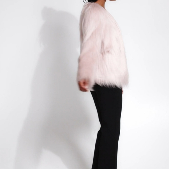 NWT Furry Ovetsized Soft Pink tebdy Vegan  Crop Coat. Eco Friendly - Picture 8 of 10